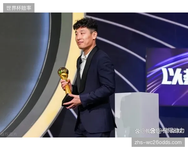 格里马尔多数据亮眼仍入选最佳阵容，引发对评选标准重个人轻团队的讨论。